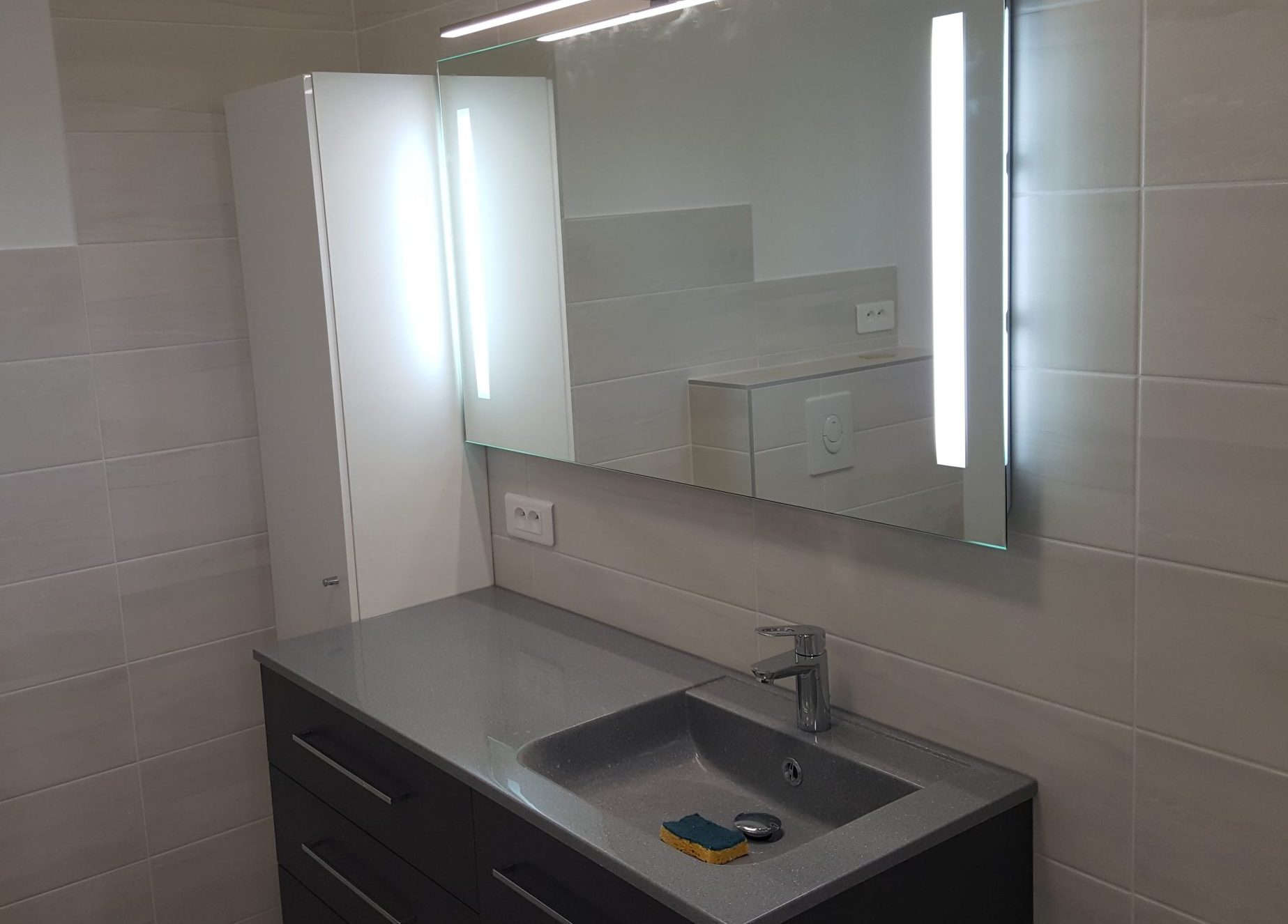 Meuble salle de bain noir et gris anthracite